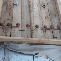 یک عدد درب حیاطی چوبی با دوعدد پنجره چوبی|مصالح و تجهیزات ساختمان|نیشابور, فضل|دیوار