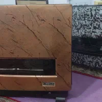 دو عدد بخاری گازی معمولی ویک عدد شومینه