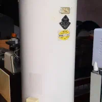 ابگرمکن مخزنی تمیز