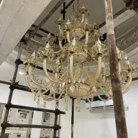 نصب لوستر برقکار