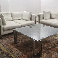 مبلمان راحتی همراه با میز جلو مبلی