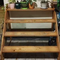 استند گل چوبی پله ای چوب نرّاد