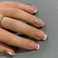 کاشت ناخن با بهترین قیمت