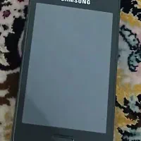 گوشی لمسی سالم سالم به شرط فقط باطری میخواد