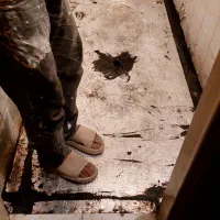 کاشی کاری و تعمیرات داخلی ساختمان بنایی