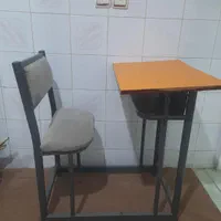 نیمکت مدرسه
