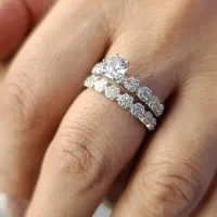 انگشتر وپشت حلقه ای