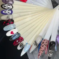 مدل کاشت و ترمیم ناخن و مژه با مانیکور روسی