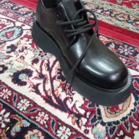 کفش|کیف، کفش، کمربند|مشهد, پارک کوهستان|دیوار