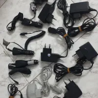 تعدادی شارژر گوشی