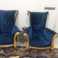 مبل نیمه سلطنتی ،همراه میز عسلی و کوسن ها|مبلمان خانگی و میز عسلی|قوچان, |دیوار