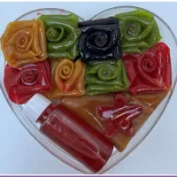 فروش خرده و عمده لواشک و تنقلات