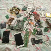 گوشی و برد و باطری اوراقی