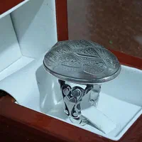 انگشتر در نجف  تراش  خورده  وحکاکی شده