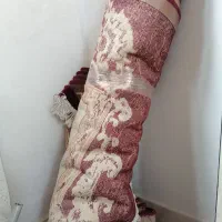 تعدادی فرش کناره بدون پارگی یا سوختگی