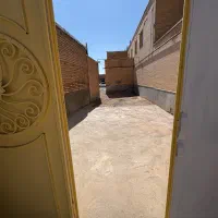 یک باب حیاط مسکونی