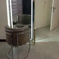آیینه قدی پایه دار و نور دار