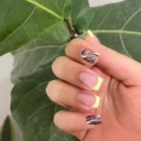 خدمات پدیکور و مانیکور و کاشت ناخن|خدمات آرایشگری و زیبایی|شاهینشهر, عطار|دیوار