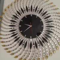 ساعت ومیزتلویزیون محکم