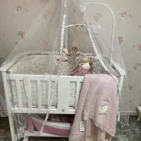 تخت کنارمادر