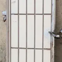 یک عدد درب حیاطی در حد نو چپ واشو