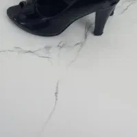 تعدادی کفش زنانه و بچگونه در حد نو