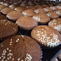 استخدام نیروی خانم در کارگاه تولید کیک