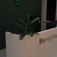 منشی مطب زیبایی