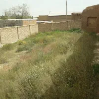 زمین-چهار-دیواری