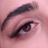 کاشت مژه