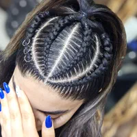 خدمات و آموزش بافتمو و کاشت ناخن