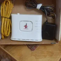 یک دستگاه مودم خانگی بفروش میرسد