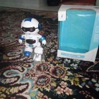 ربات اسباب بازی