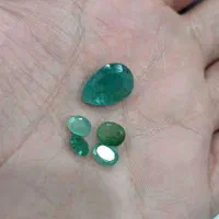 تعدادی سنگ قیمتی