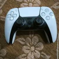 دسته اورجینال ps5 در حد آک