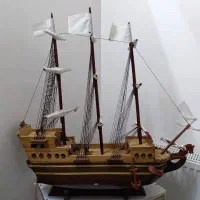 کشتی چوبی سالم تمیز