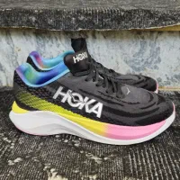 کفش HOKA