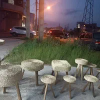 میز حصیری و پایه گلدان