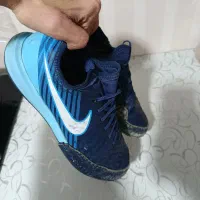 کفش سالنی مناسب فوتسال درحدنو