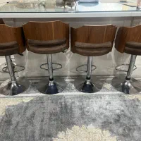 صندلی غذاخوری کنار میز