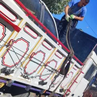 خاور  8تن روباز ایسوزو بادسان