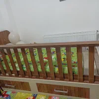 تخت نوجوان حفاظ دار