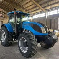 تراکتور لندینی با پلاک و بیل جلو