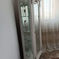 بوفه سالم و نو با چوب گردو ساخته شده|بوفه، ویترین، کنسول|میانه, |دیوار