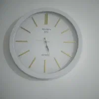 ساعت دیواری