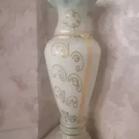 گلدون کنار سالنی