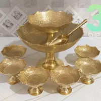 ظرف برنز،سماور،قمقمه مسی،آینه رحل،میز مجسمه برنجی|کلکسیون اشیاء عتیقه|قم, نخودی|دیوار