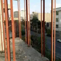 نصب دروازه در  پنجره بوسیله جوشکاری محکم