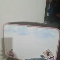 تعدادی عروسک و تخته وایت برد کودک|اسباببازی بچه|کرج, کرج نو|دیوار