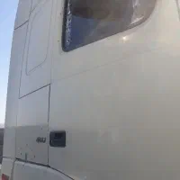 کشنده|خودرو سنگین|میانه, |دیوار